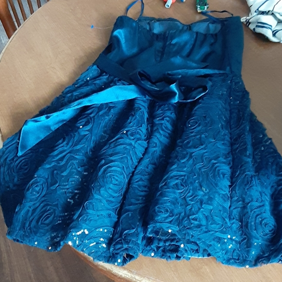 Strapless dress - Picture 2 of 4